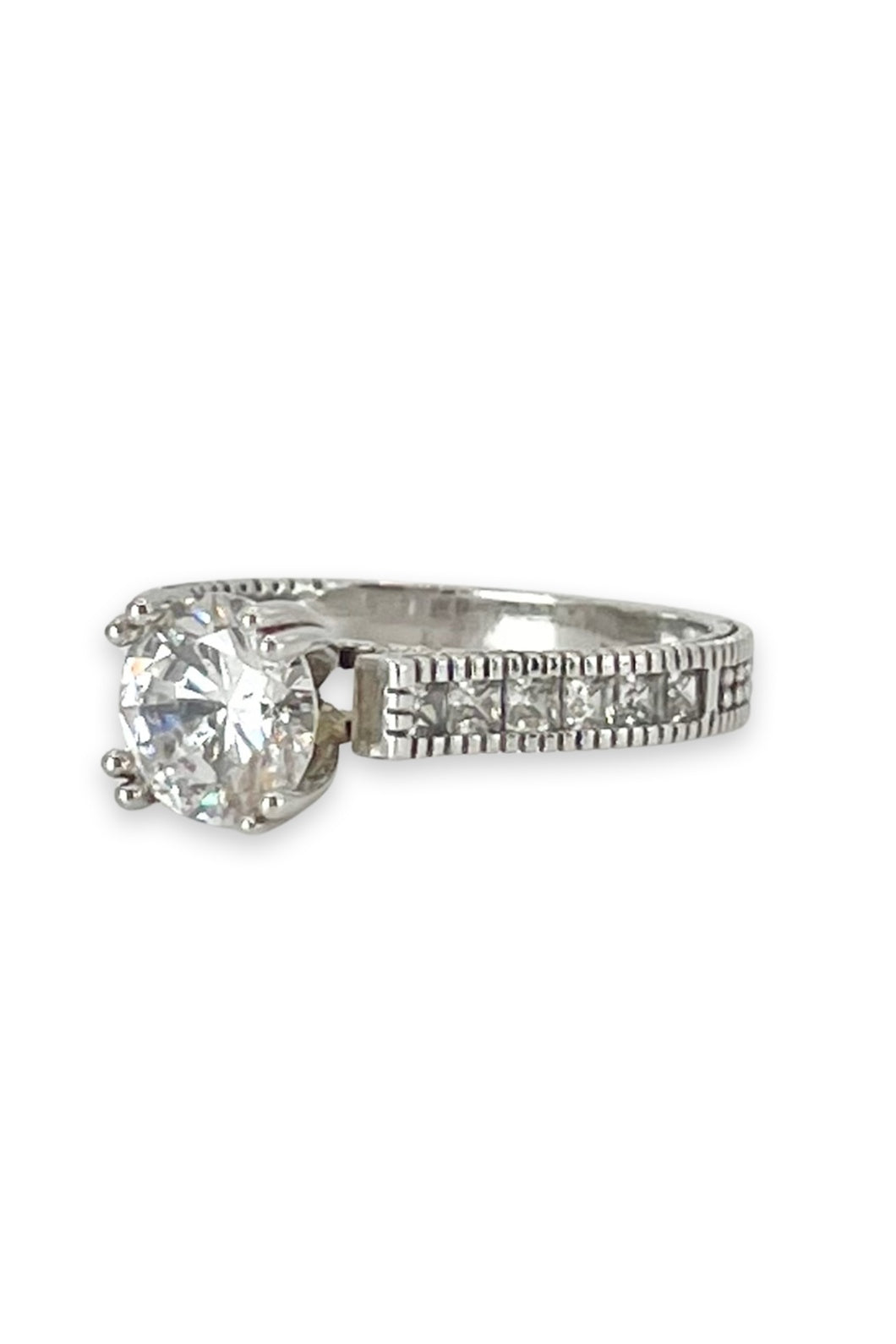 Taliava Engagement Ring with Swarovski