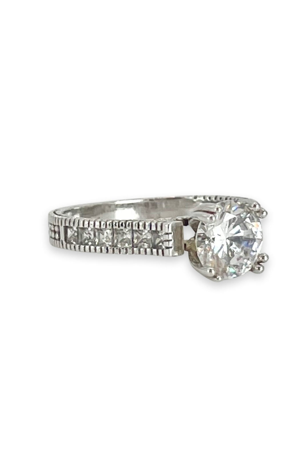 Taliava Engagement Ring with Swarovski
