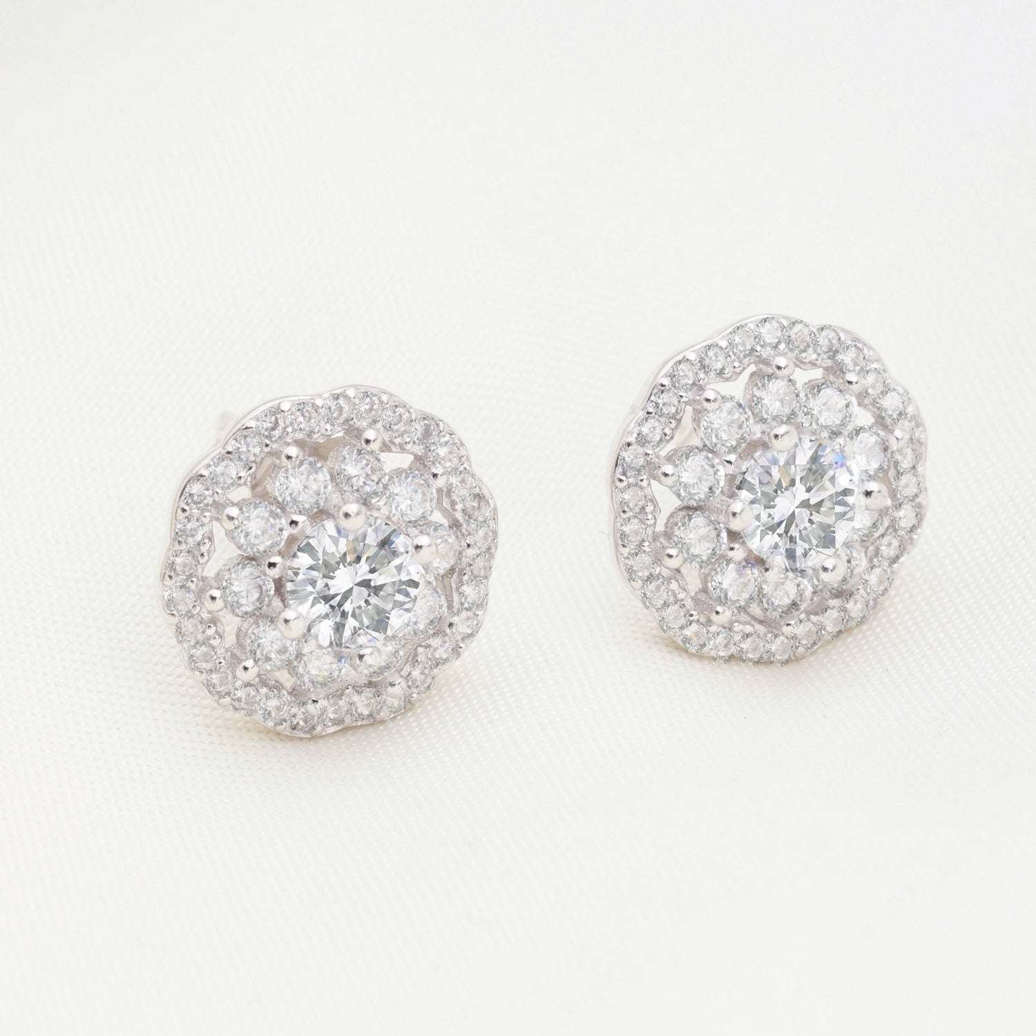 Isadora Earrings With Swarovski