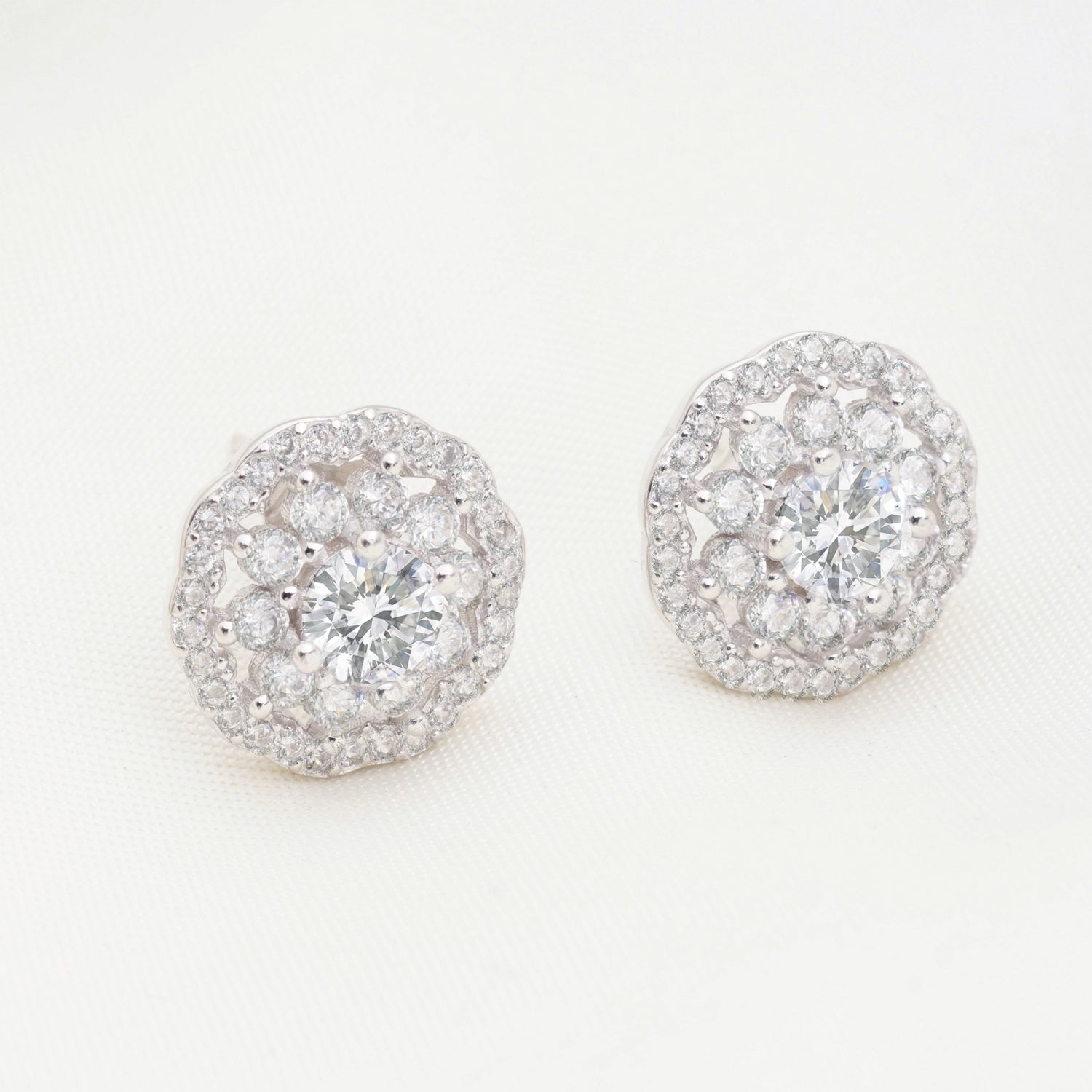 Isadora Earrings With Swarovski